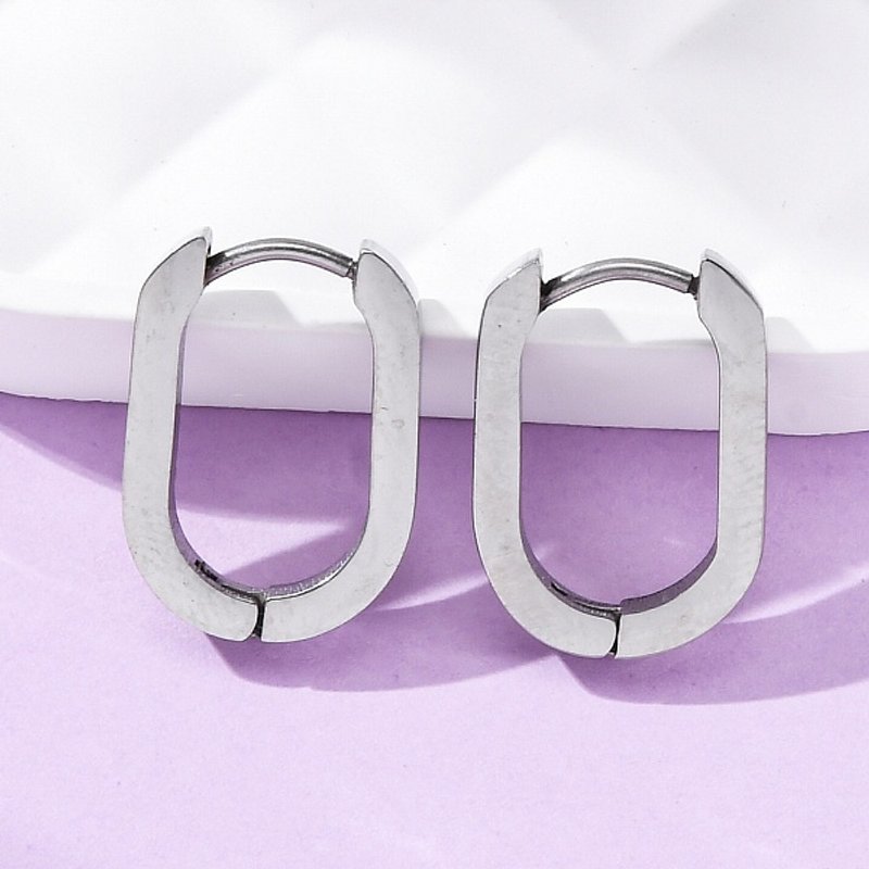 Boucles d'oreilles Huggie en acier inoxydable 304, design ovale — Boucles d'oreilles créoles