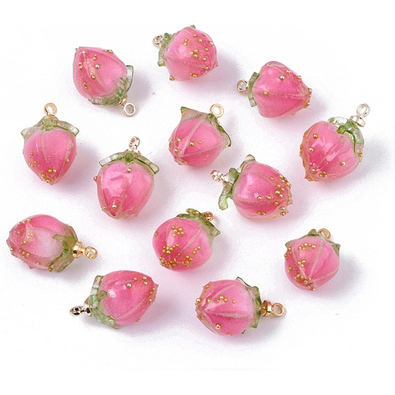 Pendants en résine époxy fleur faits à la main avec pattes en laiton — Breloques et pendentifs