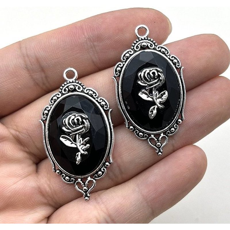 Pendentif Ovale en Alliage de Zinc - Rose Gothique Argenté Halloween — Breloques et pendentifs