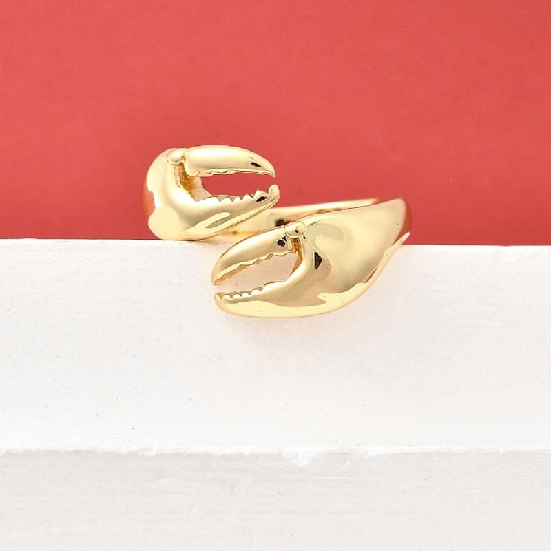 Bague en laiton pour femmes, plaquée or 18K, design griffe de crabe — Bijoux fantaisie
