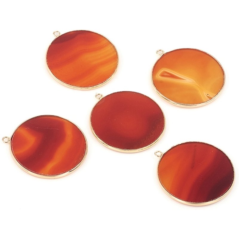 Pendants en Cornaline/Agate Rouge avec Trouvailles en Laiton — Breloques et pendentifs