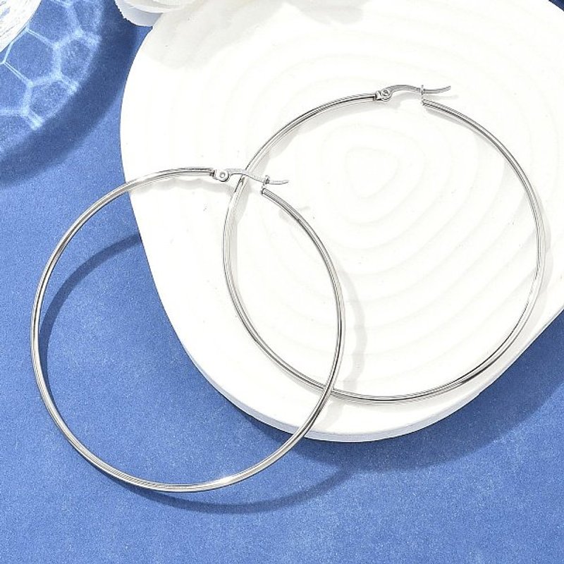 Boucles d'oreilles créoles hypoallergéniques en acier inoxydable résistant au ternissement — Boucles d'oreilles créoles