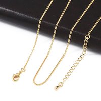 Collier en Chaîne Curb Plaqué Or 18K avec Fermoir Mousqueton — Collier pendentif