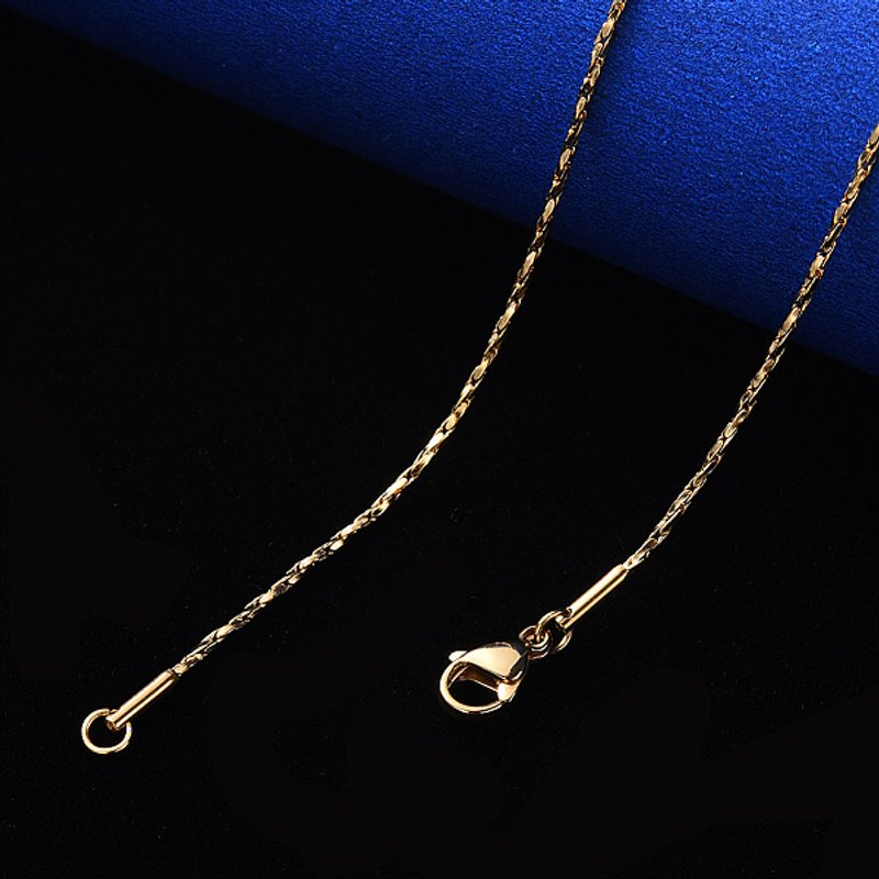 Collier en chaîne Boston en acier inoxydable 304 avec plaquage PVD — Collier pendentif