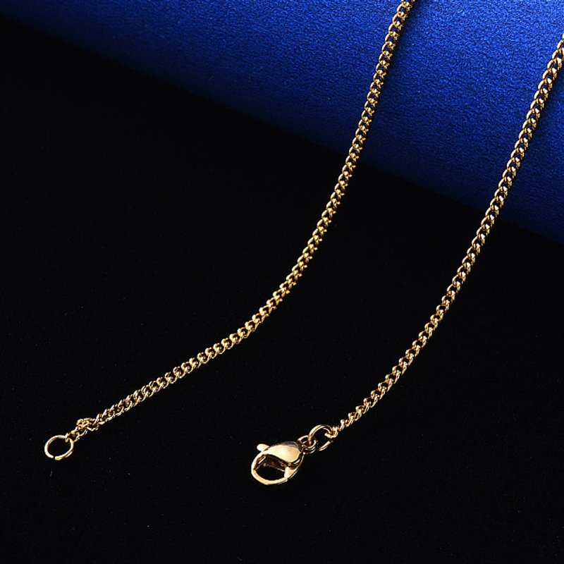 Collier en chaîne curb en acier inoxydable 304 avec plaquage PVD — Collier pendentif