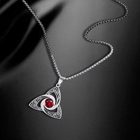 Collier Pendentif Viking Trinity Knot en Acier Inoxydable avec Zircon Rouge