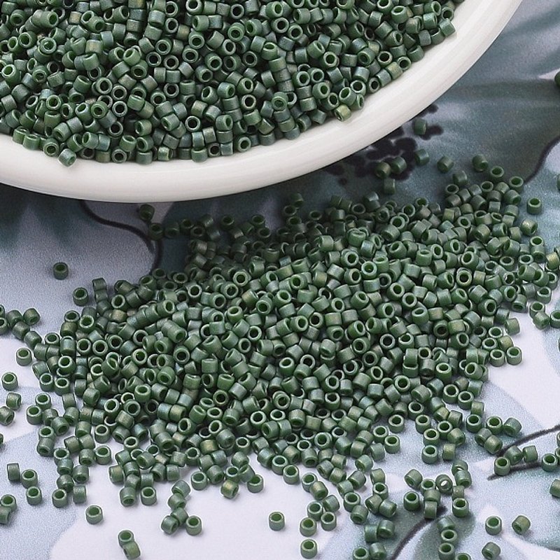 Perles Miyuki Delica, Perles de Semences Japonaises, Vert Basilic Opaque Mat AB — Perles à bijoux