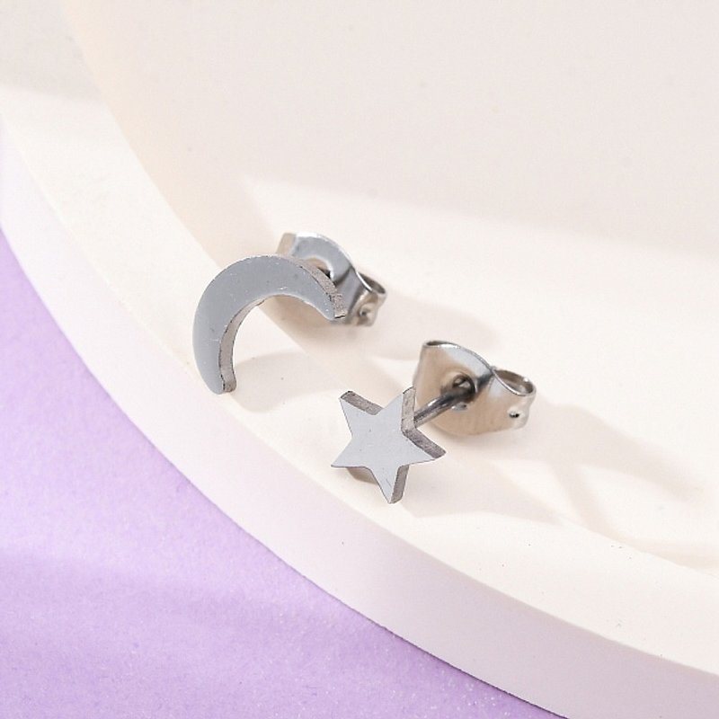 Boucles d'oreilles en acier inoxydable hypoallergénique lune et étoile — Bijoux fantaisie