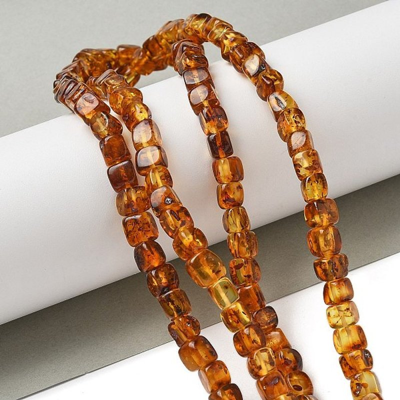 Brins de perles d'ambre naturel, cubes, camel, 5-7mm, trou de 1mm — Perles à bijoux