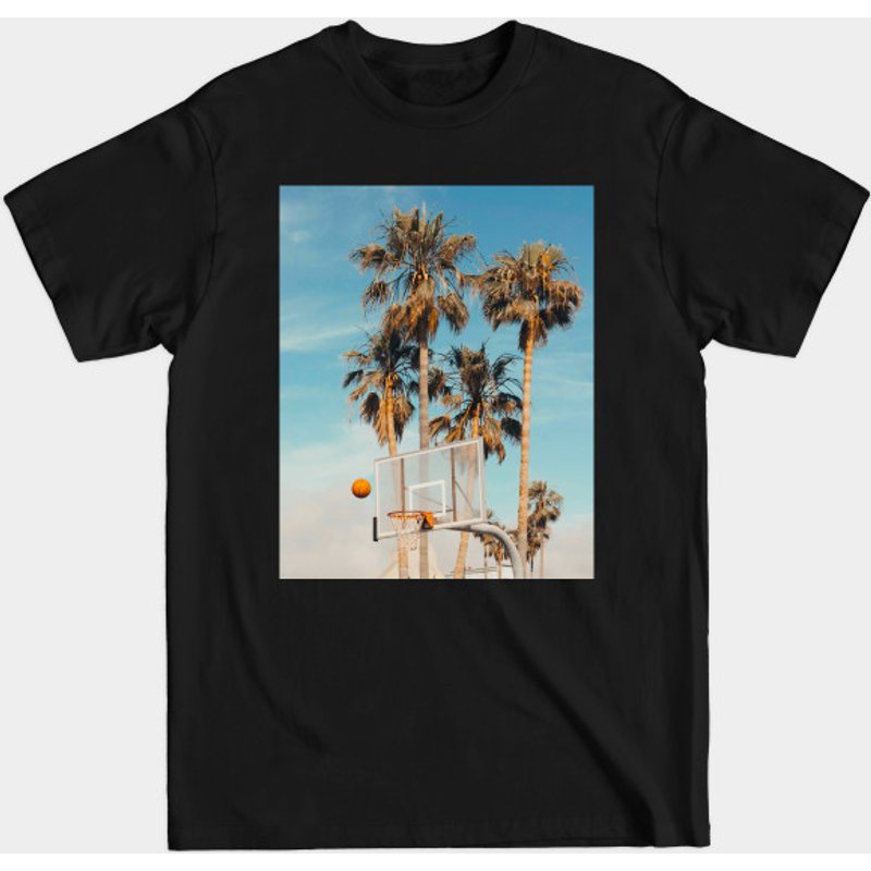 T-shirt avec photo de palmiers et panier de basketball