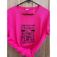 Les gens forts se défendent | T-shirt pour hommes de la Journée du T-shirt rose — T-shirts pour hommes