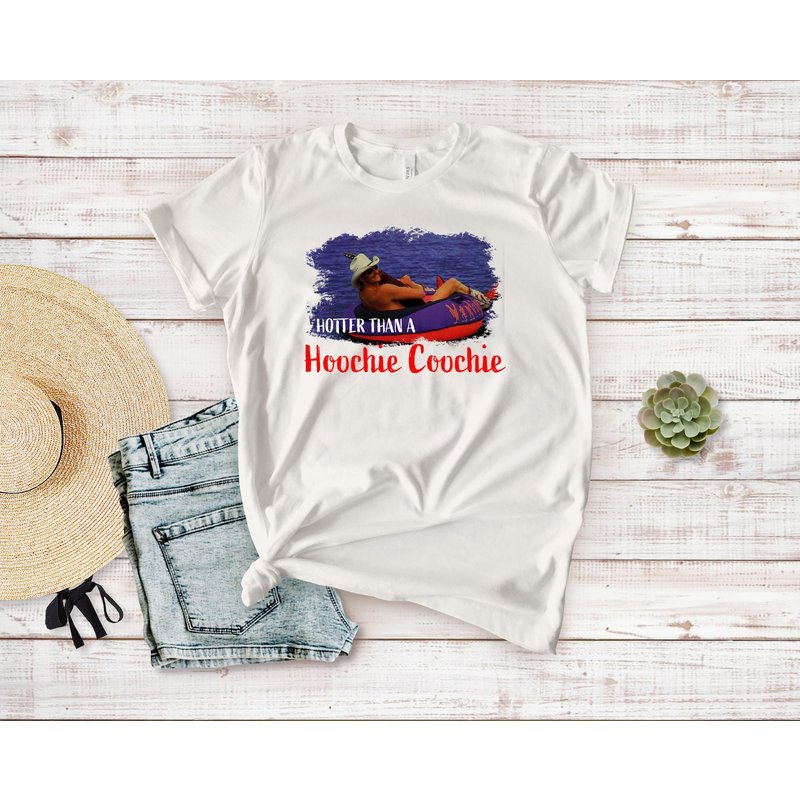 T-shirt pour hommes Hotter Than A Hoochie Coochie — T-shirts pour hommes