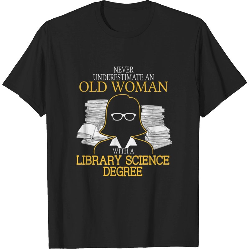 T-shirt pour hommes Never Underestimate Old Woman Library Science — T-shirts pour hommes