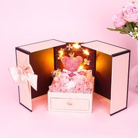Boîte Cadeau Ours Rose Enchantée avec Éclairage LED — Cartes-cadeaux