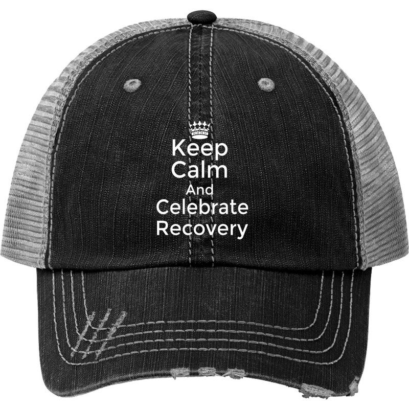 Gardez votre calme et célébrez la sobriété Trucker Hat — Casquette de baseball
