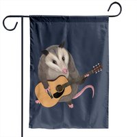 Opossum Jouant de la Guitare Acoustique - Drapeaux de Jardin Possum — Drapeaux décoratifs