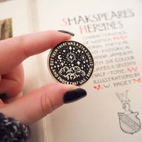 Beatrice Enamel Pin - Shakespeare's Heroines Collection - Much Ado About Nothing - Star Pin Badge — Accessoires de mode