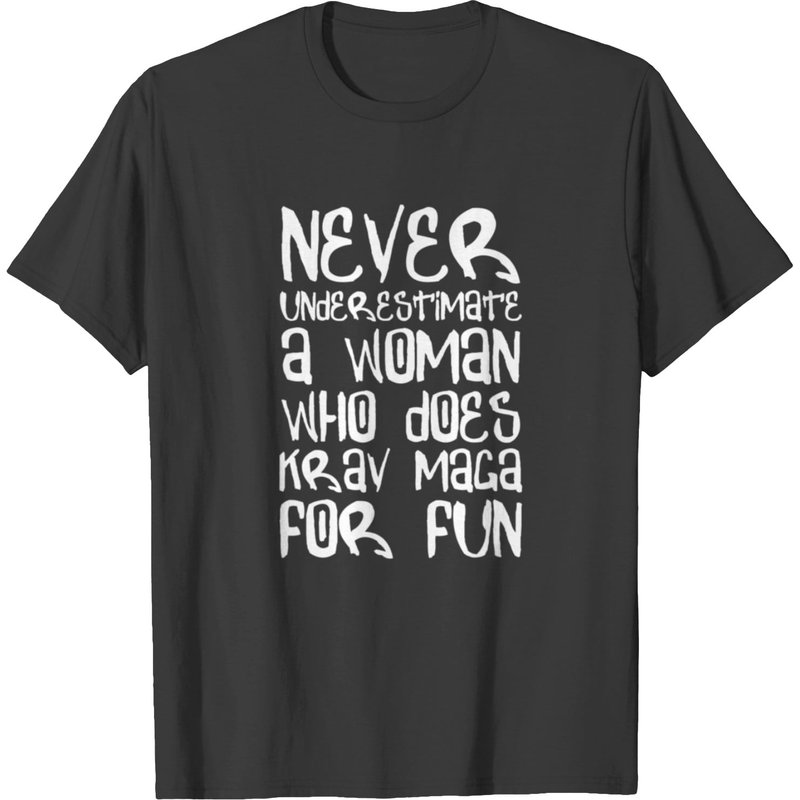 Never Underestimate A Woman Krav Maga - Combat T-shirt — T-shirts pour hommes