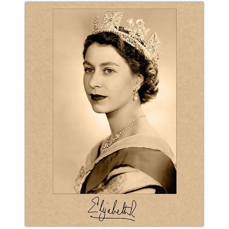 Queen Elizabeth Ii Portrait Poster — Posters & Prints