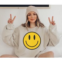 Smiley Face Sweatshirt Crew Neck, Yellow Smiley Face Sweatshirt — Sweats à capuche pour hommes