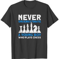 Young Boy Who Plays Chess T-shirts — T-shirts pour hommes