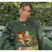 Vintage Christmas Frog And Toad On The Bike Sweatshirt, Christmas Sweatshirt — Sweats à capuche pour hommes