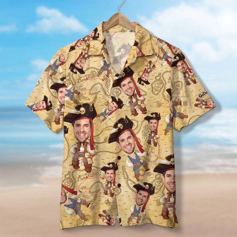 Custom Pirate Face Hawaiian Shirt — Chemises décontractées pour hommes