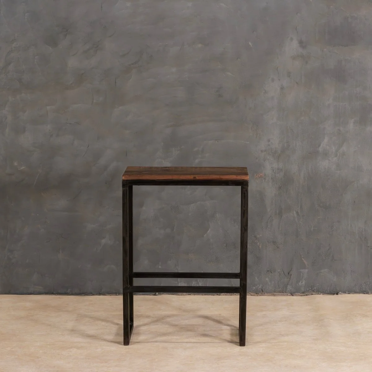 Tabouret de Bar en Bois et Métal par THE VINTAGE REALM — Tabourets de bar