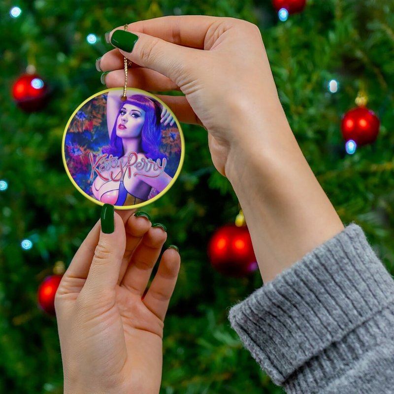 Katy Perry New Round Ceramic Christmas Tree Holiday Ornament — Ornements