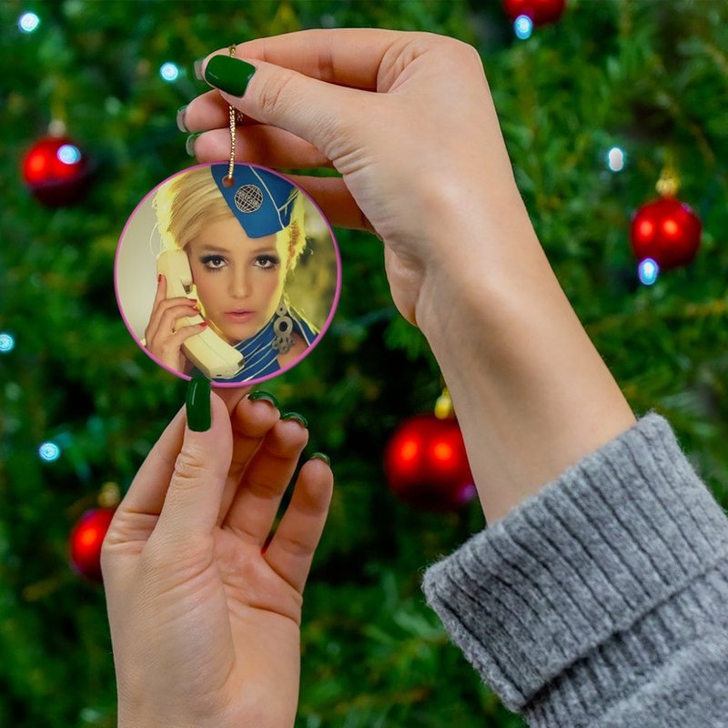 Britney Spears Round Ceramic Christmas Tree Holiday Ornament — Ornements