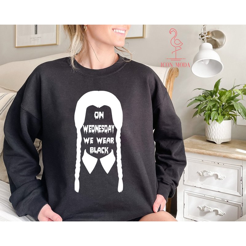 On Wednesday We Wear Black Sweatshirt, Women Halloween Sweatshirt — Sweats à capuche pour hommes