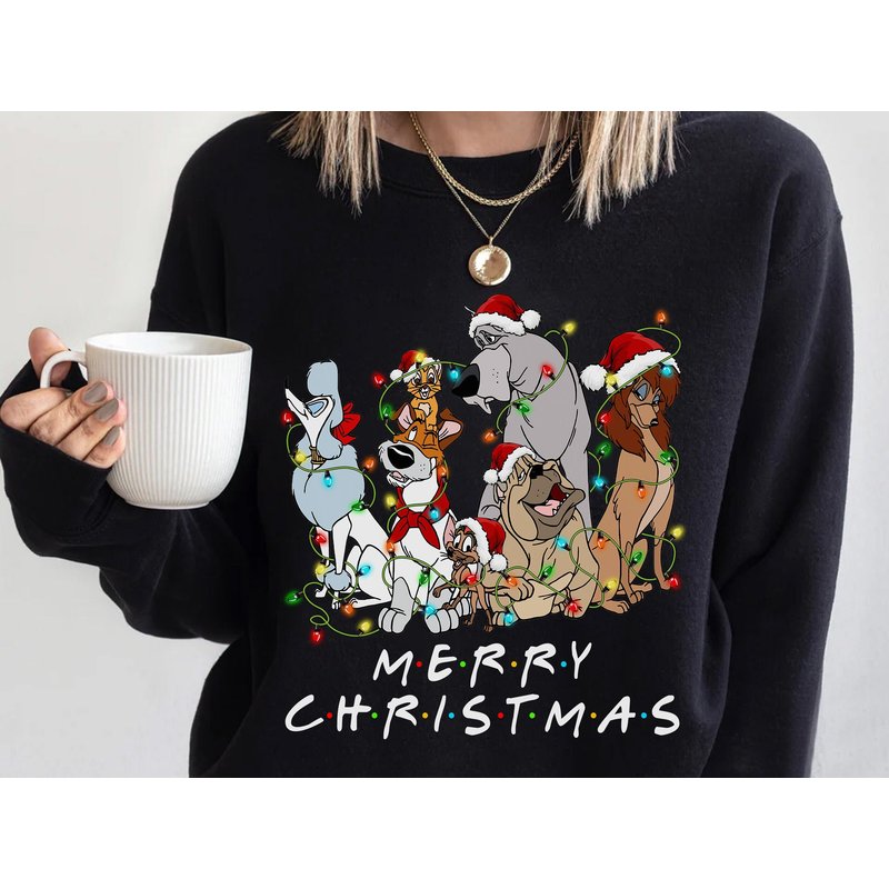 Oliver & Company Santa Characters Group Merry Christmas Sweater — Chandails pour hommes
