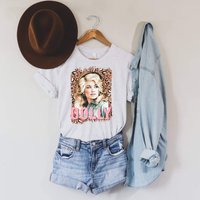 Dolly Parton Inspired Graphic Tee Shirt — T-shirts pour hommes