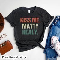 The 1975 Inspired Shirt, The 1975 Matt Healy Shirt — T-shirts pour hommes