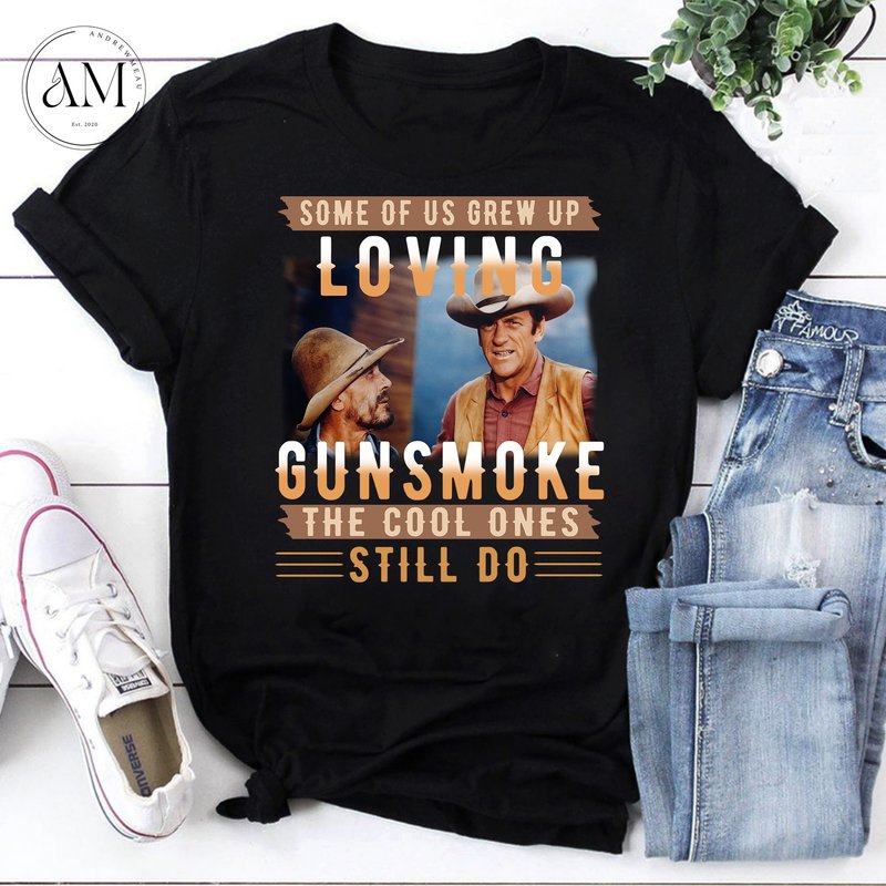 Some Of Us Grew Up Loving Gunsmoke The Cool Ones Still Do — T-shirts pour hommes