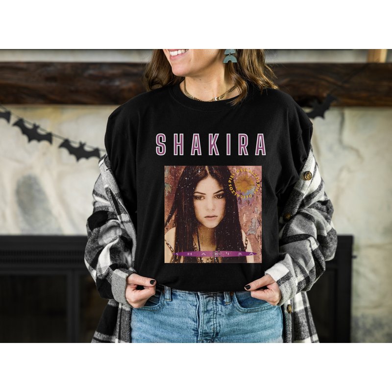 Shakira Pies Descalzos Tee T-shirt Merch Rock En Espanol — Mens T Shirts