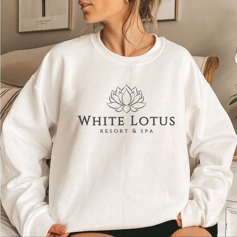 White Lotus Sweatshirt, White Lotus Resort And Spa, Jennifer Coolidge Shirt — Sweats à capuche pour hommes