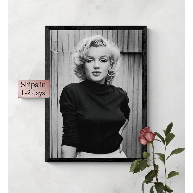 Marilyn Monroe Vintage Black And White Print — Posters & Prints