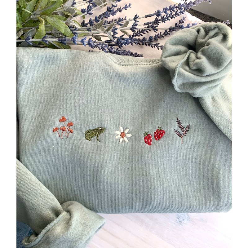 Embroidered Cottagecore Crewneck Sweatshirt — Sweats à capuche pour hommes