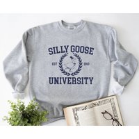 Silly Goose University Crewneck Sweatshirt, Unisex Silly Goose University Shirt — Sweats à capuche pour hommes