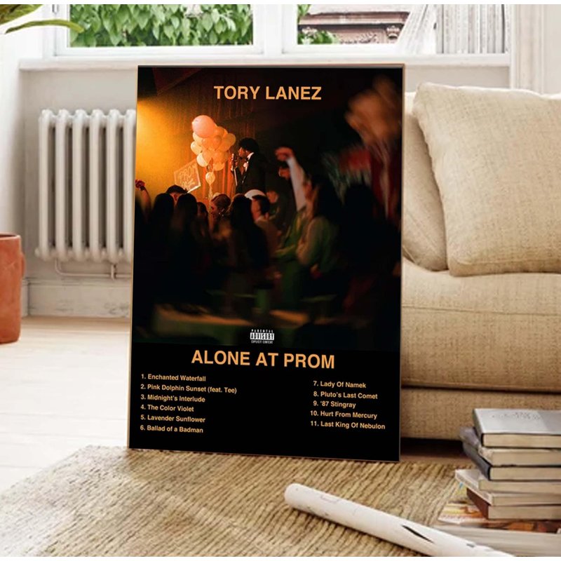 Tory Lanez Alone At Prom Poster — Affiches et impressions
