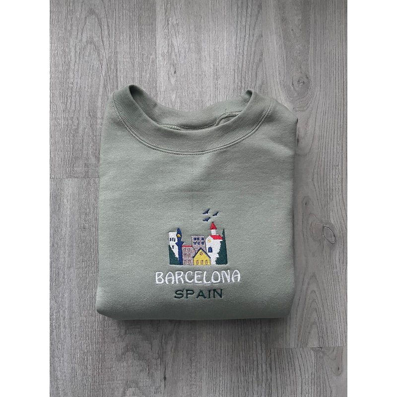 Barcelona Spain Embroidered Sweater — Chandails pour hommes