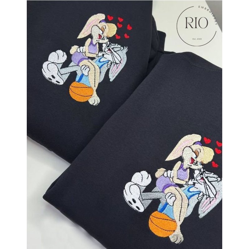 Couple Lola & Bugs Bunny Embroidered Sweatshirt, Couple Matching Sweater — Sweats à capuche pour hommes