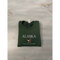 Alaska The Last Frontier Embroidered Crewneck, Forest Green Hoodie — Sweats à capuche pour hommes