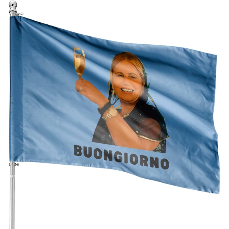 White Lotus Unisex House Flags With Jennifer Coolidge As Tanya Mcquoid In White — Drapeaux décoratifs
