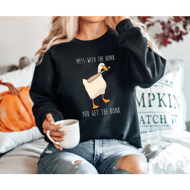 Silly Goose Sweatshirt, Mess With The Honk You Get The Bonk Sweatshirt — Sweats à capuche pour hommes