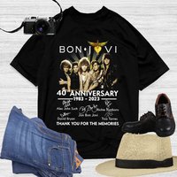 Bon Jovi 40th Anniversary 1983-2023 Signature T-shirt — T-shirts pour hommes