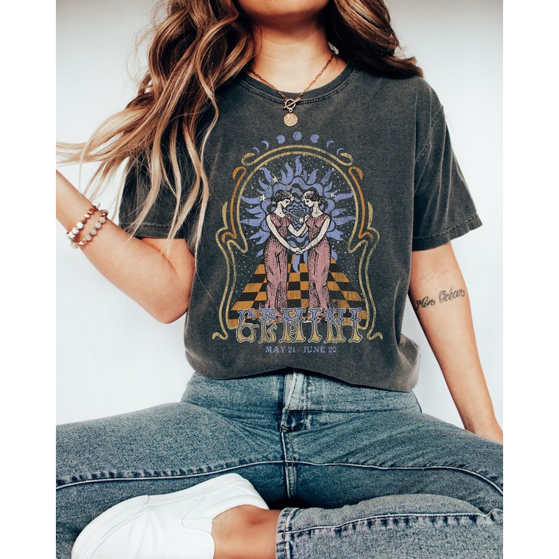 Zodiac Gemini Vintage Tee, Celestial Gemini Shirt — T-shirts pour hommes