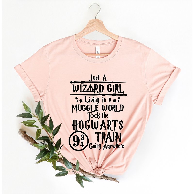 Just A Wizard Girl Living In A Muggle World Shirt, Magical Wizard Tee — T-shirts pour hommes