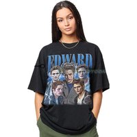 Edward Cullen Vintage T-shirt, Gift For Women And Man Unisex T-shirt